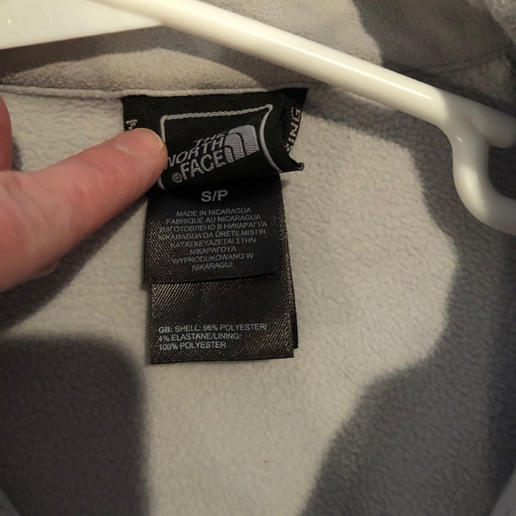 Women’s small North face Apex - Picture 2 of 5